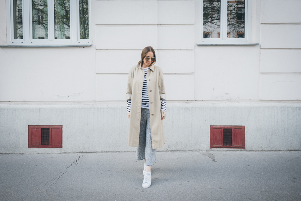Must have of the season - Trench Coat. How to style a Trench Coat. Style of the day - Trench Coat. 