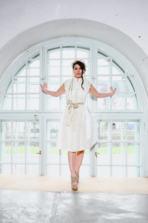 kurzes-hochzeits-dirndl