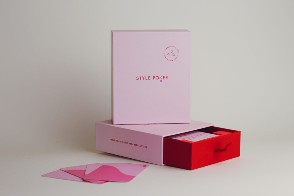 Style Poker Cards - Creative Styling ideas for your wardrobe. Become more sustainable by creating outftis of the clothes you own. The Fashion game for girls!